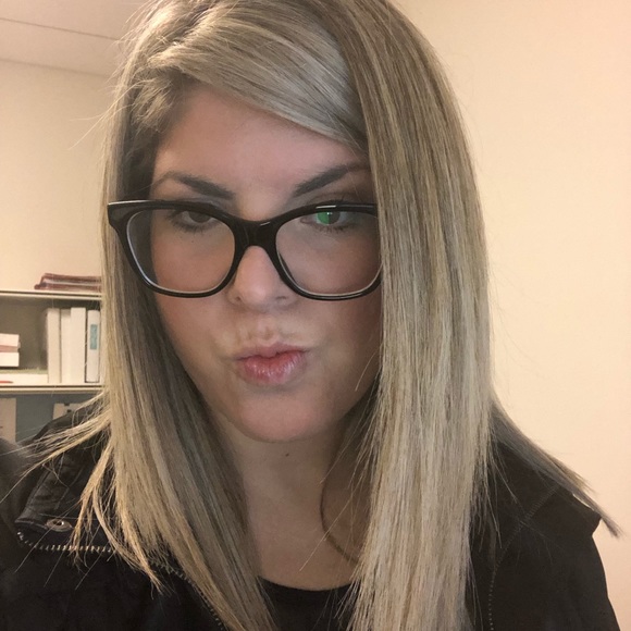 Meet your Posher, Krystal - Picture 1 of 1